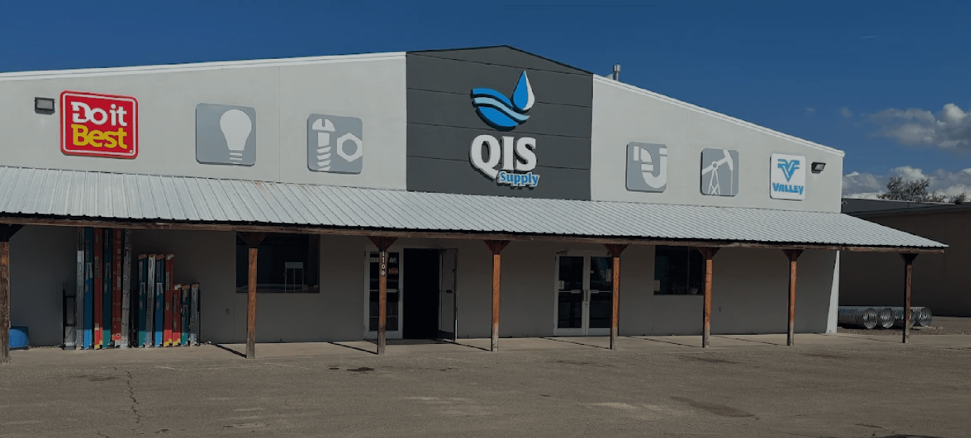 QIS Supply store in Ignacio Colorado with Do it Best Hardware store